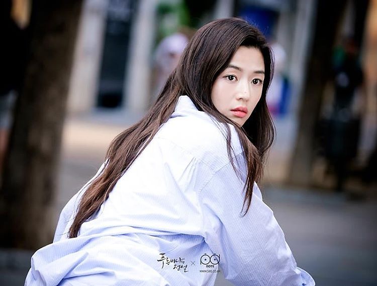 Bintangi Drama The Legend of the Blue Sea, Jun Ji Hyun Tuai Banyak Pujian