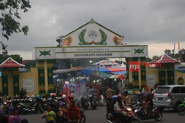 Jalan-Jalan di Gelaran Sekaten Yogyakarta