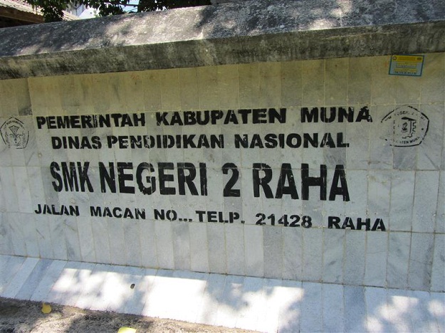 Polisi Hajar Teroris OK, Polisi Hajar Murid SMA, Hanya Di Muna