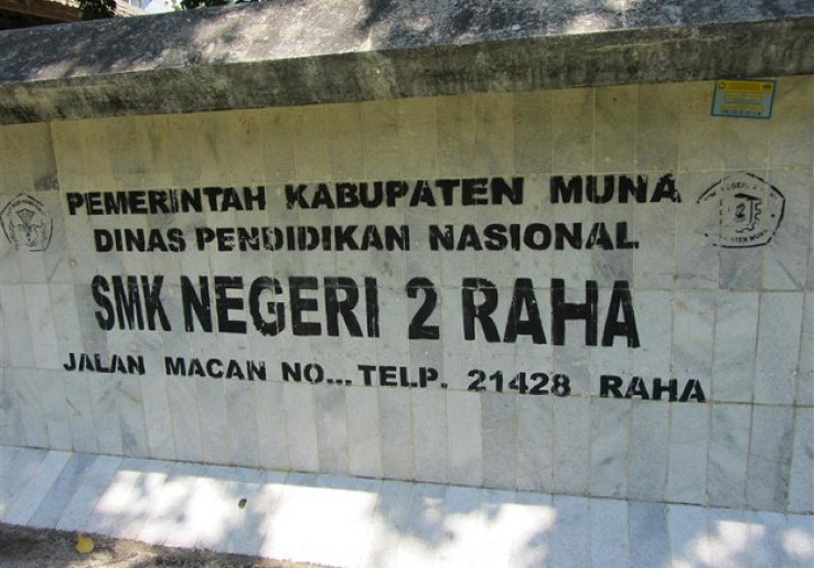 Polisi Hajar Teroris OK, Polisi Hajar Murid SMA, Hanya Di Muna