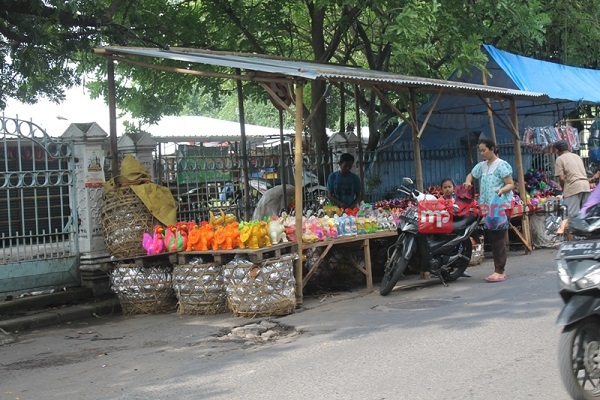 Baru Gelar Dagangan, Pedagang Sekaten Sudah Was-Was