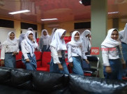 Bikin Rangkuman Buku, Pengunjung Perpusda Tangerang  Gratis Nonton Bioskop