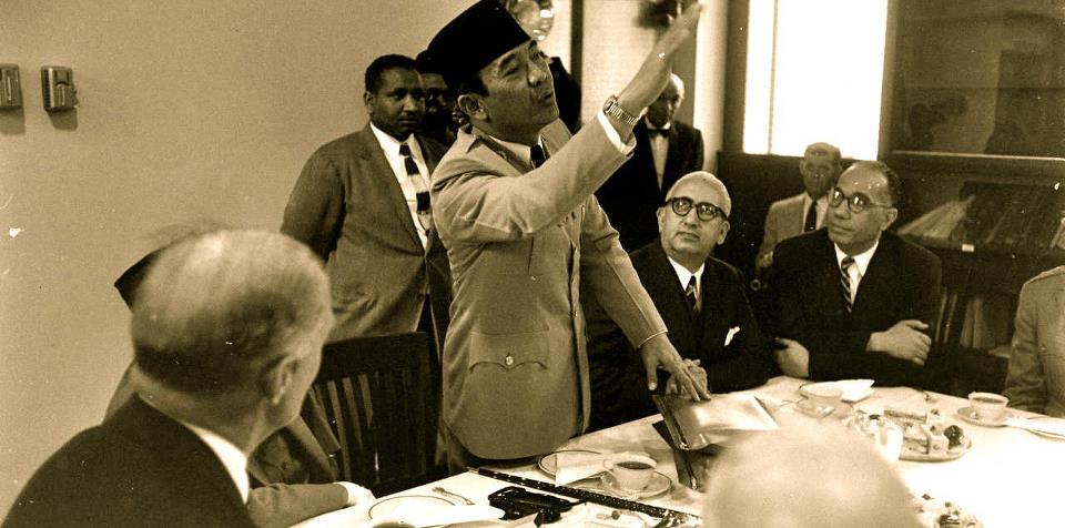 Pidato Bung Karno 'Bakar' Persatuan dan Kesatuan