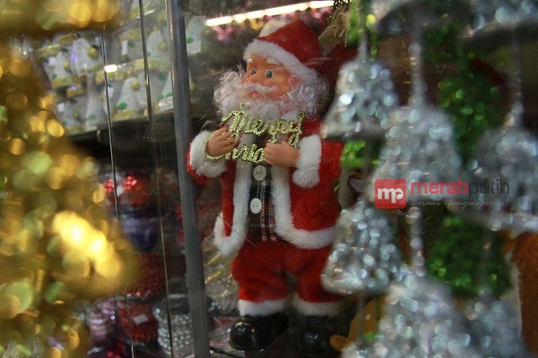 Pernak-Pernik Natal Mulai diserbu Masyarakat