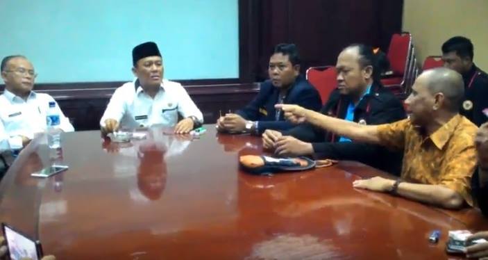 Wakil Bupati Karawang Tampung Laporan Pelanggaran Izin Tambang