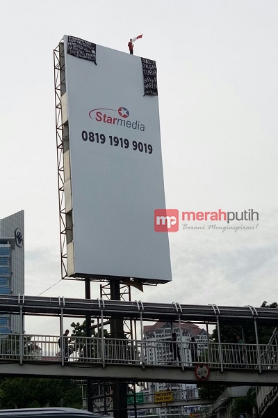 Polsek Tanjung Duren Amankan Martinus Sang Pemanjat Papan Reklame