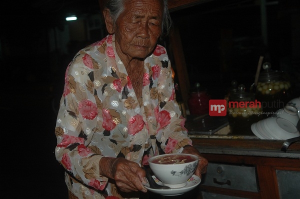 Wedang Ronde Mbah Paiyem Langganan Soeharto