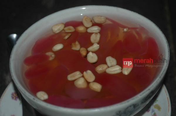 Rahasia Ramuan Wedang Ronde Mbah Paiyem