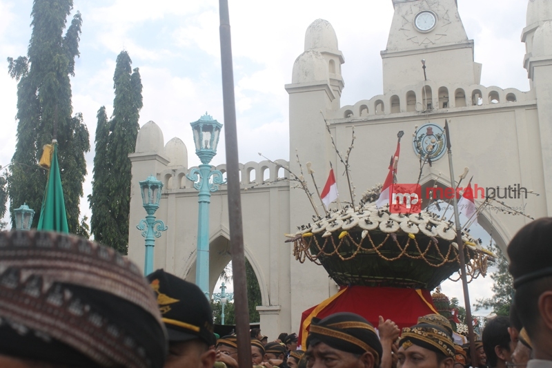 Gunungan, Simbol Ucapan Syukur Manusia Kepada Tuhan