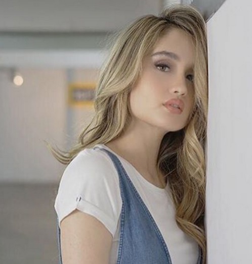 Beradegan Mesra, Ini Film Terbaru Cinta Laura