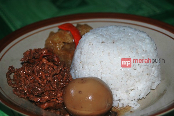 Cobain Gudeg Manggar Bu Mandiah Yuk