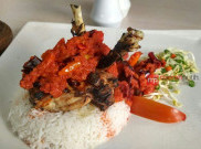 Nasi Ayam Merah Dijamin Tak Bikin Sakit Perut 