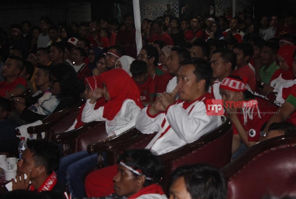 Timnas Tertinggal 2-0, Wajah Menpora Tegang