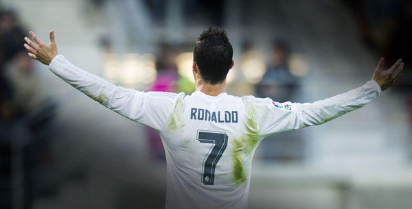 Cristiano Ronaldo Catat Gol ke-100 di Kompetisi Eropa