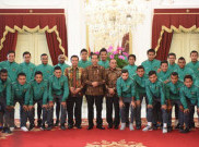 Selain Diundang Makan Siang di Istana, Boaz Solossa dkk Terima Bonus Rp200 Juta 