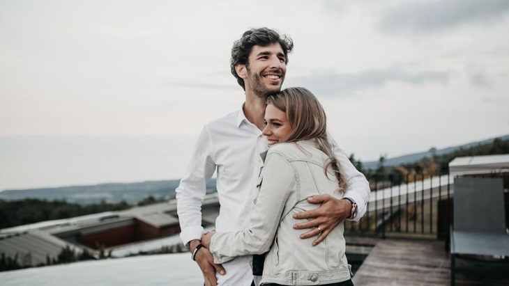 Flexing Pacar di Media Sosial, Tanda Lebih Bahagia?