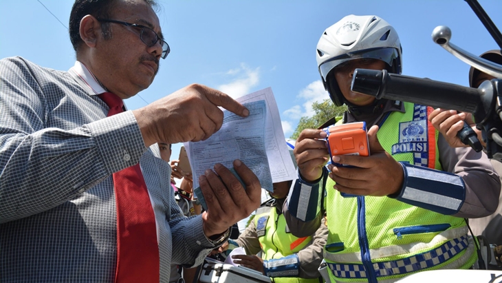 Tilang Elektronik Kini Terpantau di Aplikasi Waze