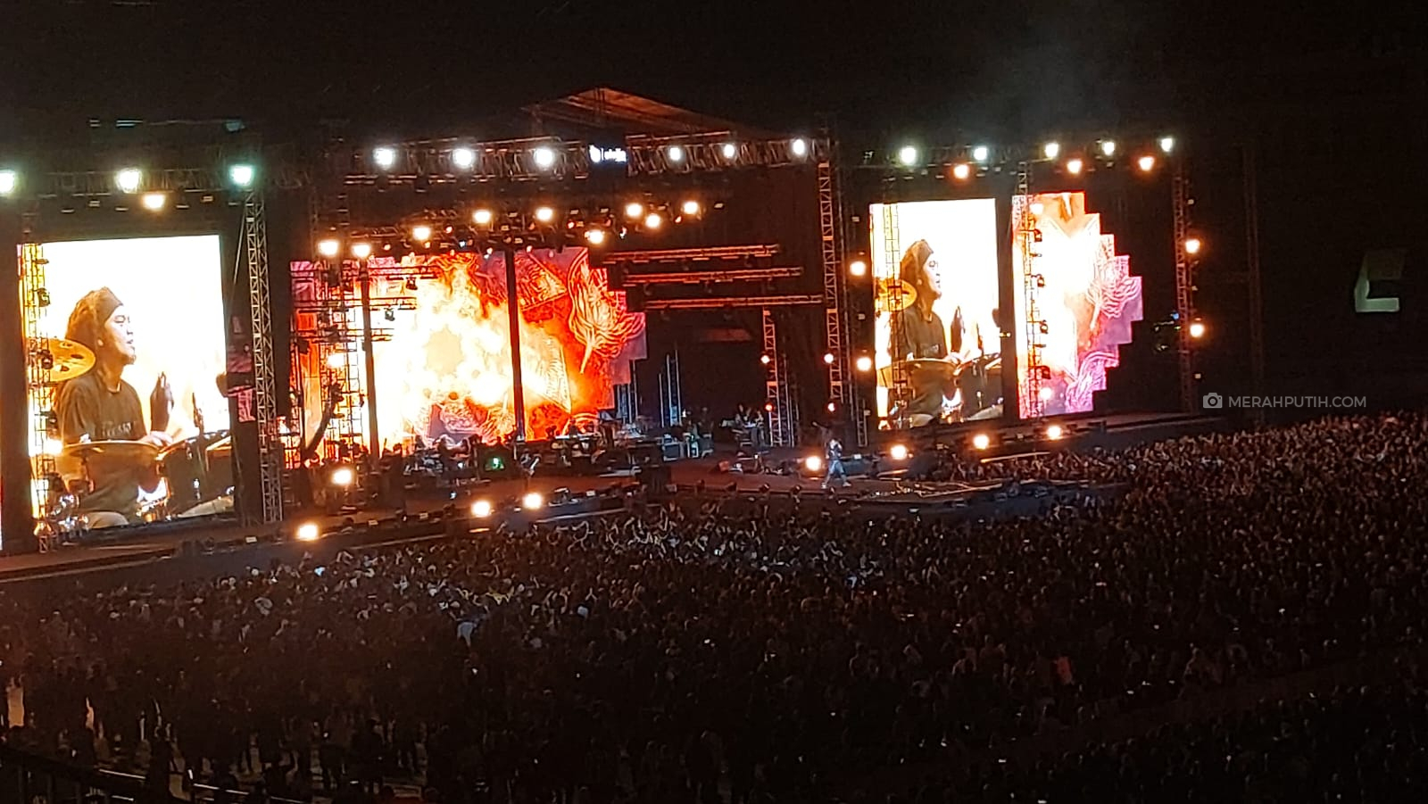 Iriana Jokowi Nonton Konser Dewa 19, We Are The Champions Jadi Lagu Penutup