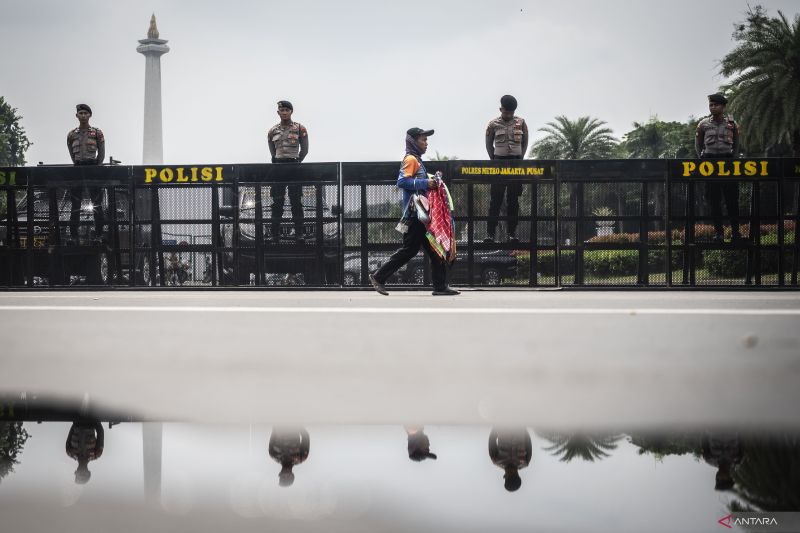 Ucapkan Selamat HUT Polri, Jokowi Berpesan Layani Masyarakat Sepenuh Hati
