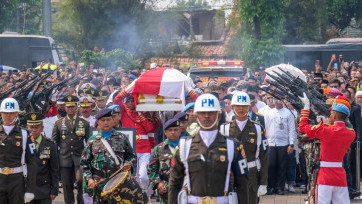 Upacara Pemakaman Presiden BJ. Habibie Penuh Hikmat