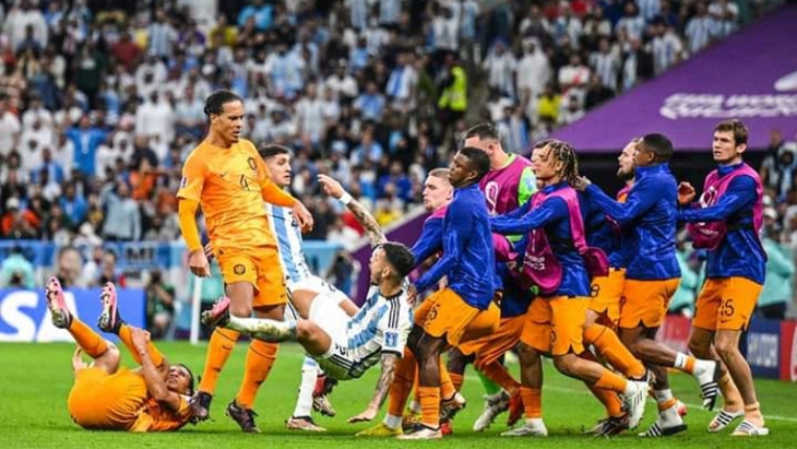 FIFA Investigasi Keributan Antar-Pemain saat Laga Argentina Vs Belanda