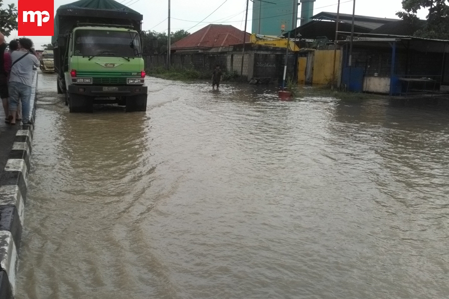 Jalur Pantura Banjir, Polisi Lakukan Contraflow