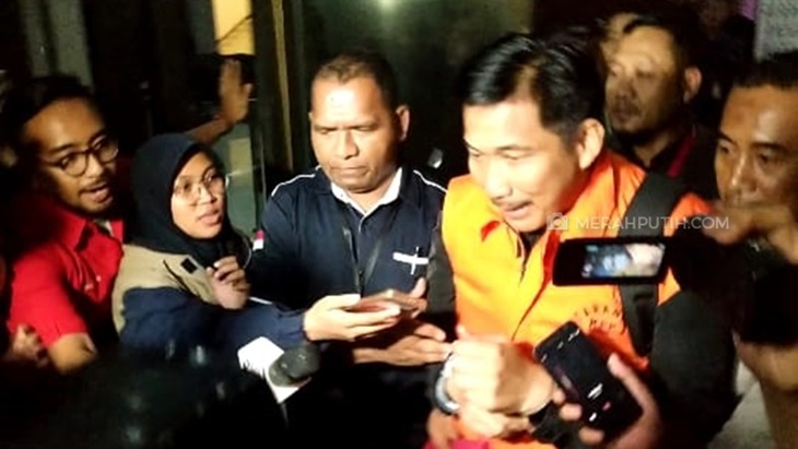 Politisi Golkar Bowo Sidik Pangarso ditahan KPK terkait kasus suap distribusi pupuk (MP/Ponco Sulaksono)