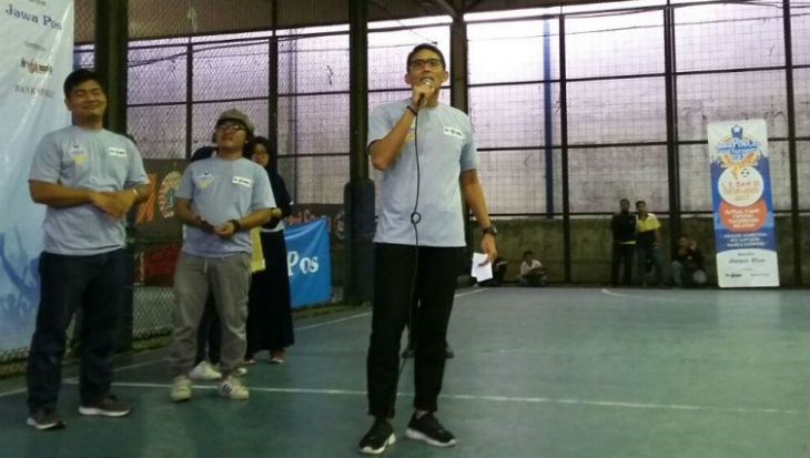 Anies-Sandi Persilakan Oknum Jakmania yang Pukul Anak Menpora Diproses Hukum