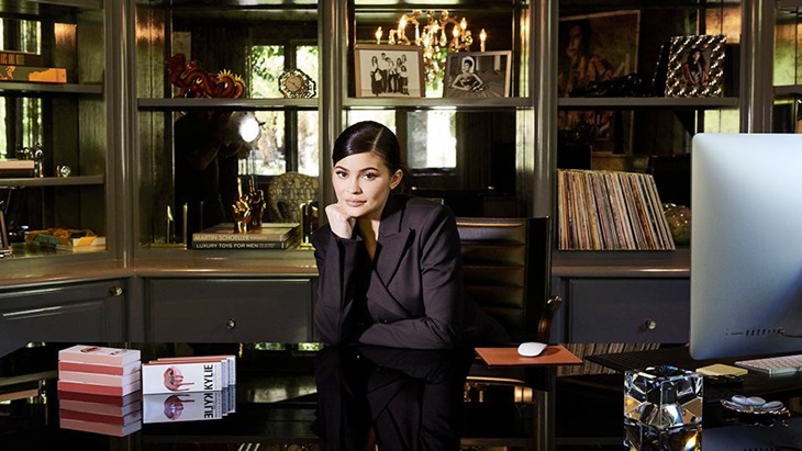 Dituduh Palsukan Harta Kekayaan, Status Miliarder Kylie Jenner Dicabut