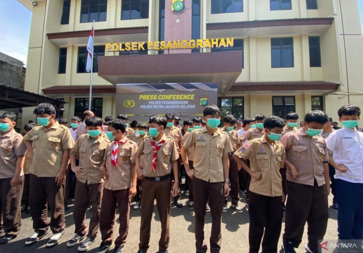 46 Siswa SMP Jaksel Terciduk Mau Tawuran, KJP Dicabut dan Dihukum Nyanyi Tek Kotek Anak Ayam