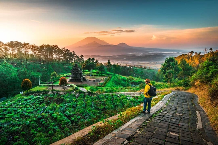 Candi Gedong Songo. (Foto: instagram.com/nanang_adisusilo)