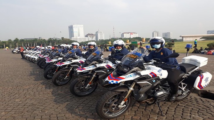 Para anggota Korps BM Polwan
