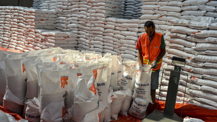 Pemprov DKI Distribusikan 5 Ribu Ton Beras kepada 25.137 Keluarga