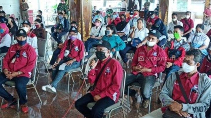 Gaji dan THR Tak Kunjung Dibayar, Karyawan PT Tyfountex Datangi Kantor Bupati Sukoharjo