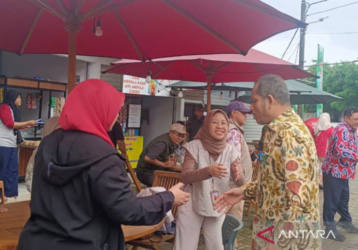Sentra Kuliner Lenteng Agung Diserbu 'Rojali' Sang Pendongkrak Ekonomi