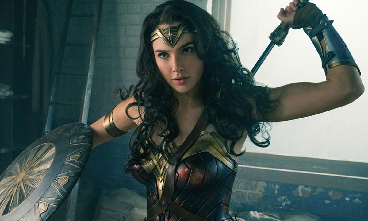 5 Superhero Ini Menyia-Nyiakan Kemampuan Rahasianya di Film