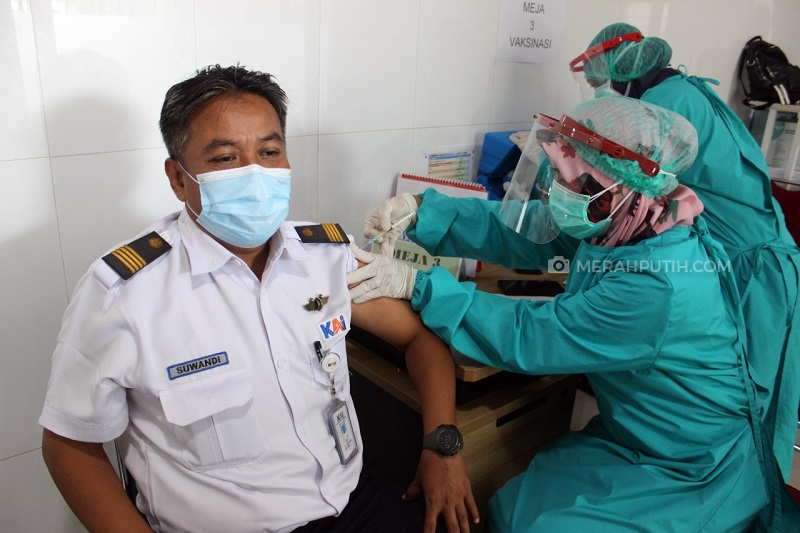 2.185 Pekerja KAI Daop 3 Cirebon Disuntik Vaksin Tahap Kedua