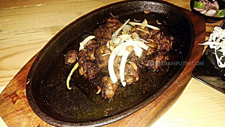 Mencicipi Sate Modern dengan Rasa Tradisional