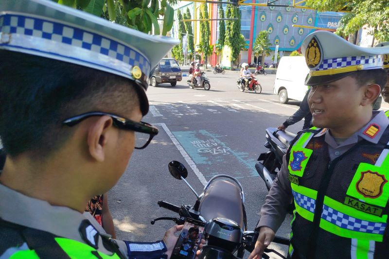 Teknologi Baru Tilang Elektronik, Polantas Mulai Pakai Kacamata Pintar Saat Patroli