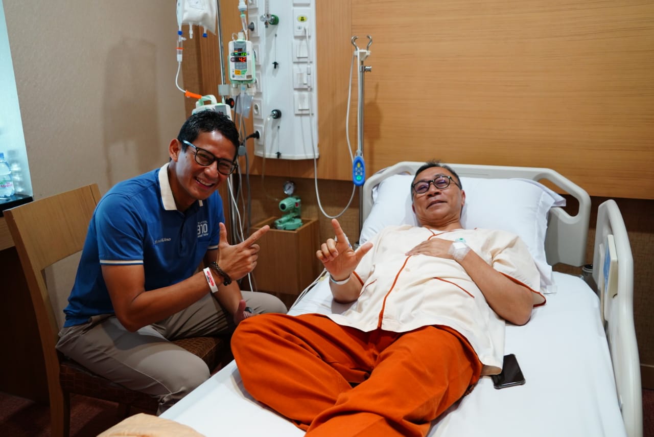 Jenguk Zulkifli Hasan, Sandiaga: Kondisinya Sudah Lebih Baik