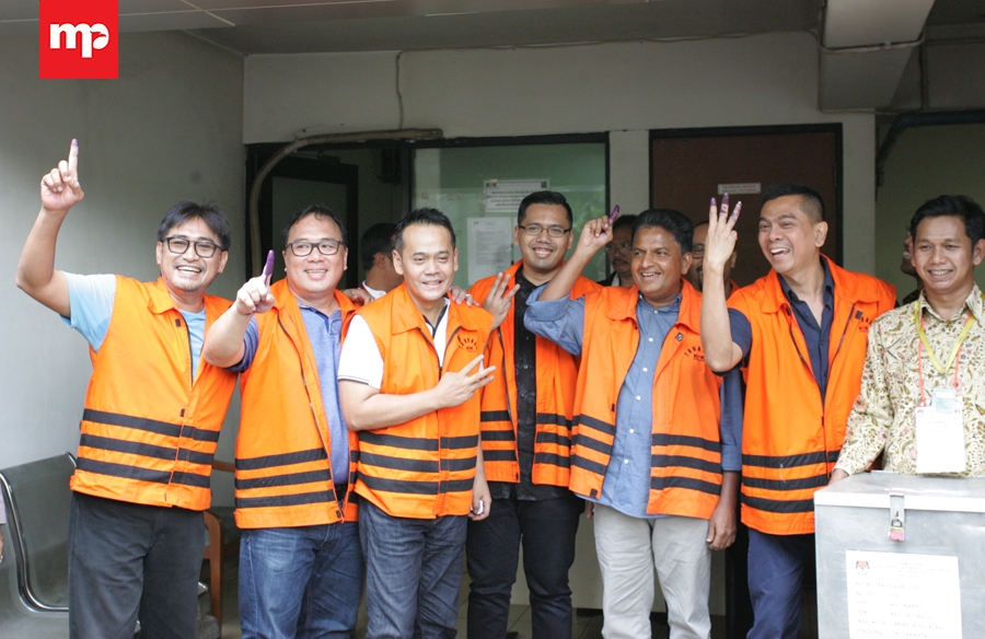 KPK: 23 Tahanan Jalani Salat Idul Fitri 