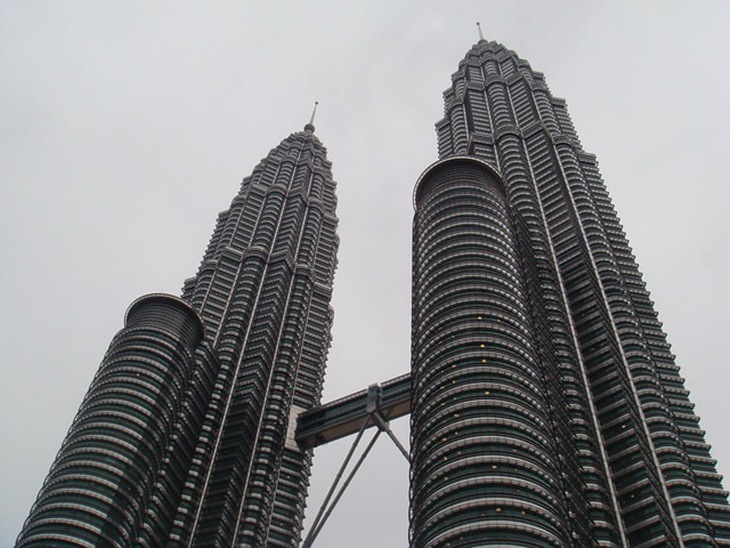 Menara Berkembar Petronas (KLCC) di Kuala Lumpur, Malaysia. (Foto: MP/Pixabay.com/1001investasi)