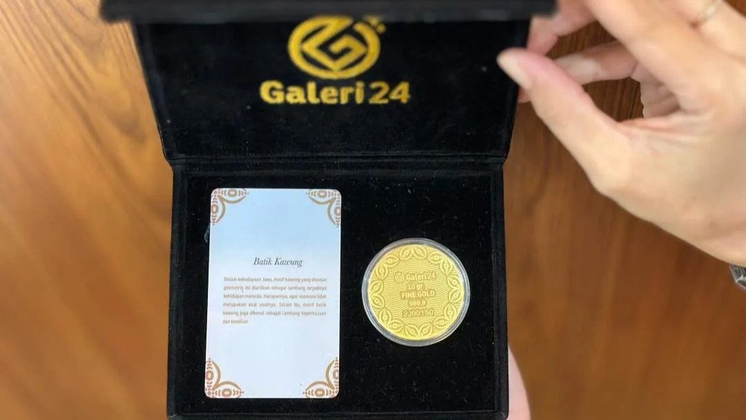 Galeri 24 Buat Emas Batangan dengan Motif Batik Indonesia