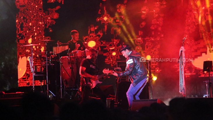 Glenn Fredly Gaungkan Pesan Perdamaian Papua di Synchronize Fest 2019