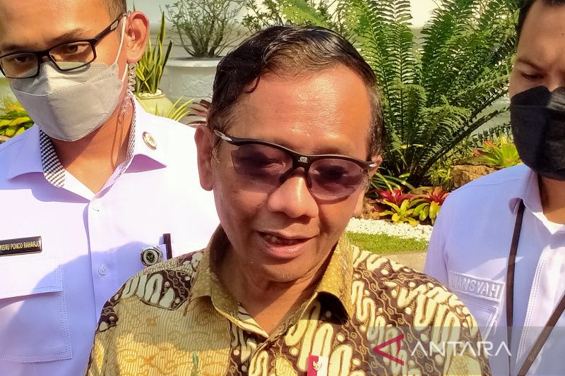 Saling Sindir Ketua Komisi III DPR dan Mahfud MD di Kasus Brigadir J
