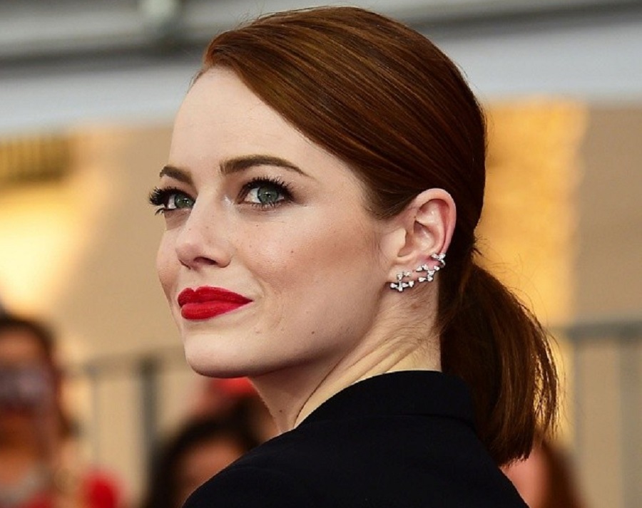 7 Fakta Menarik Emma Stone yang Bikin Kamu Makin Jatuh Cinta
