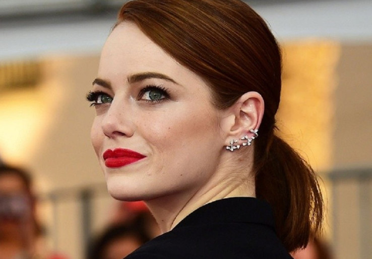 7 Fakta Menarik Emma Stone yang Bikin Kamu Makin Jatuh Cinta
