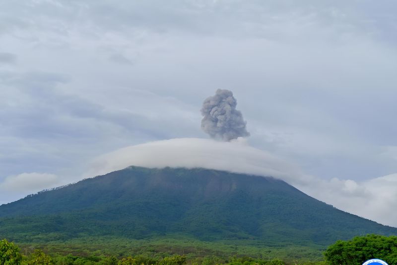 Aliran Lava Baru Muncul di Gunung Ile Lewotolok