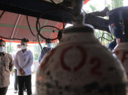 Warga Serbu Penjual Tabung Oksigen Pasar Pramuka