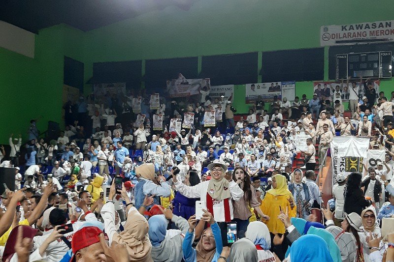  Goyang Emak-Emak Meriahkan Kampanye Akbar Prabowo-Sandi di GOR Bulungan